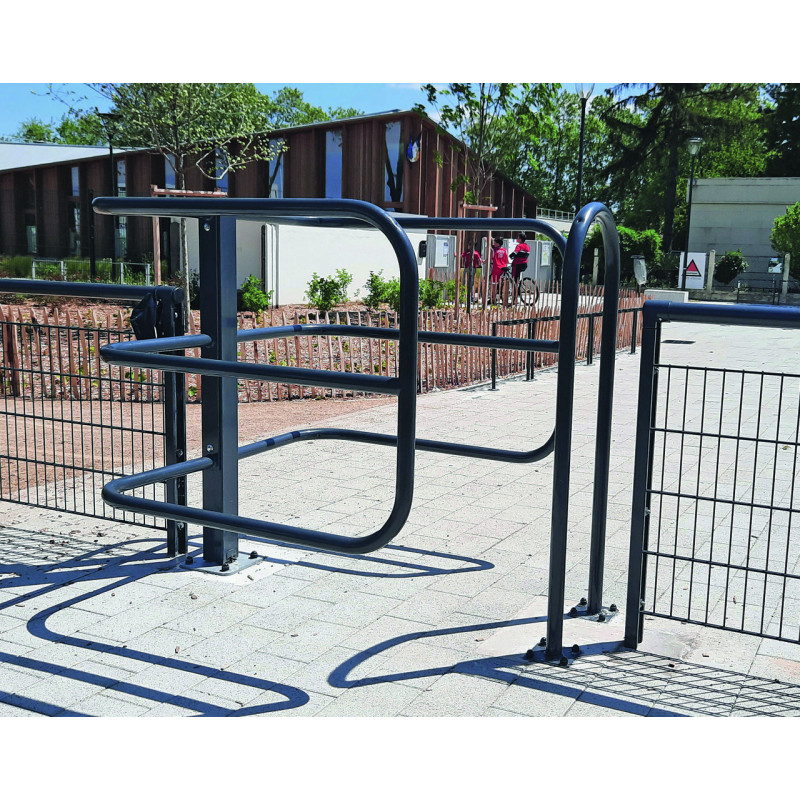 Barrière séléctive acier aménagement extérieur Barrière séléctive acier aménagement extérieur