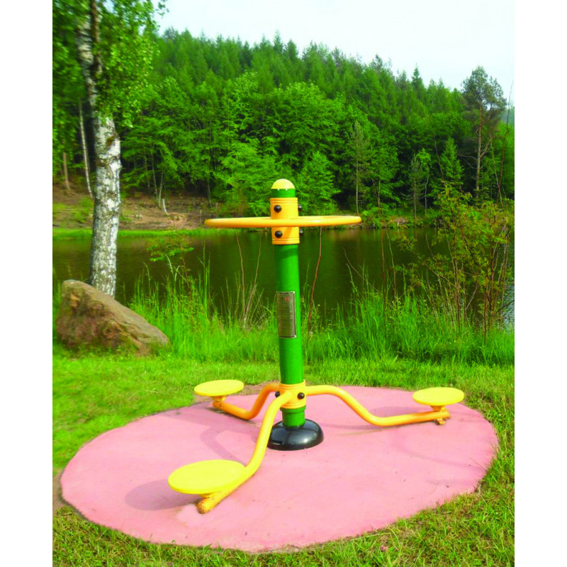 Tripode : long. 126 x larg. 142 x haut. 121 cm. Tripode : long. 126 x larg. 142 x haut. 121 cm.