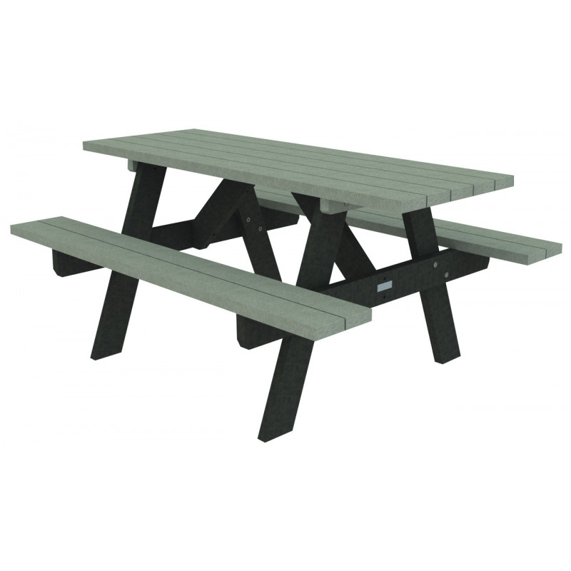 3 tables pique-nique recyclées Roseau