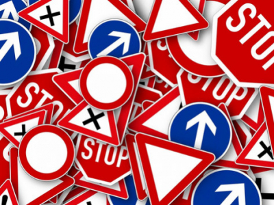 On fait un point sur la réglementation de la signalisation routière !