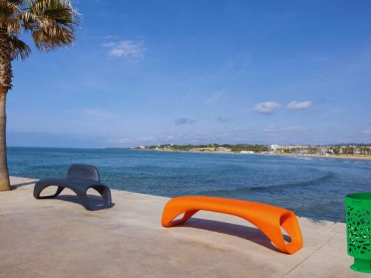 Les tendances 2025 du mobilier urbain : couleurs, matériaux et innovations